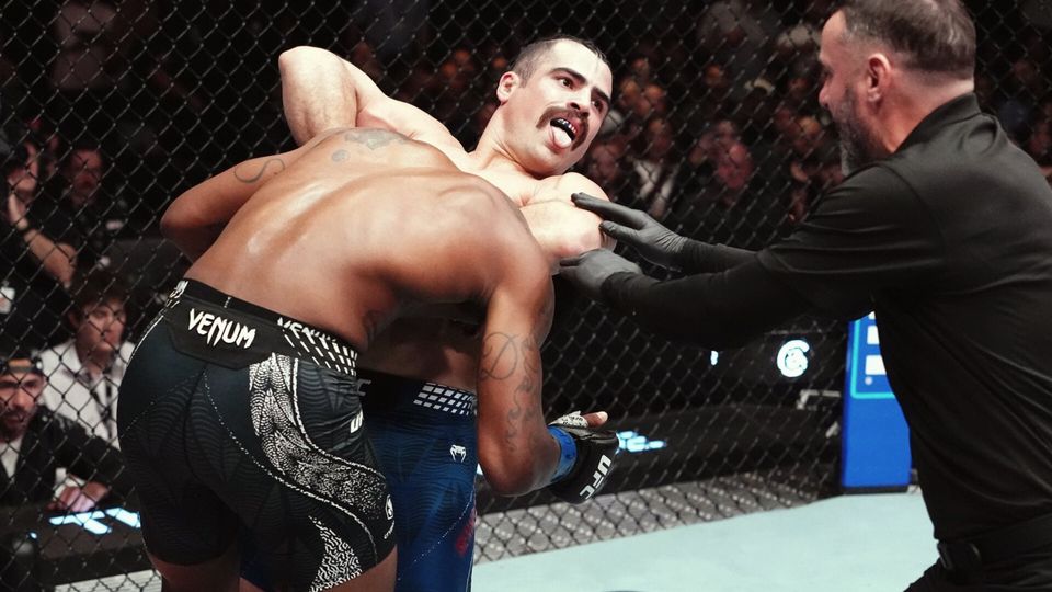 Луис Эрнандес заявил, что может завершить карьеру Криса Кёртиса в UFC