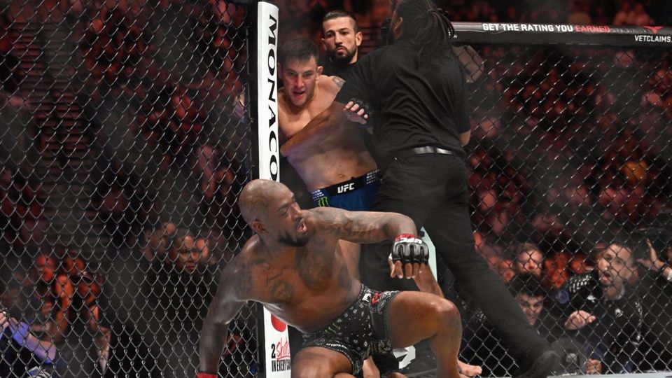 Кинг Грин назвал остановку боя с Рибовичсом на UFC 332 преждевременной