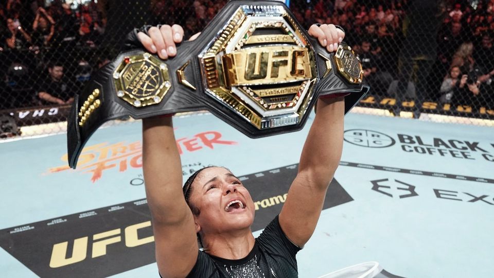 Наталия Силва завоевала пояс UFC, Валентина Шевченко пообещала вернуть титул