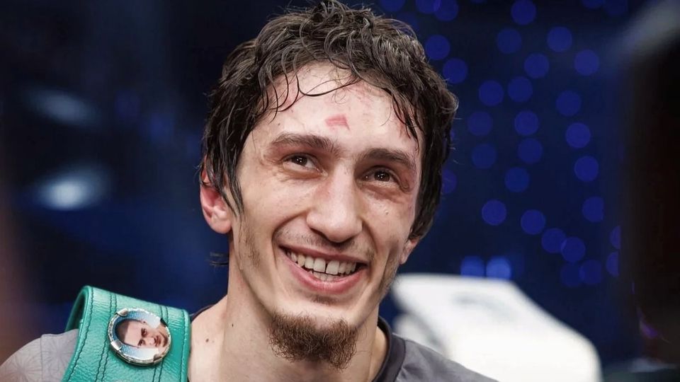 Заур Абдуллаев и Харитон Агрба провели первую очную встречу перед боем за пояс WBA