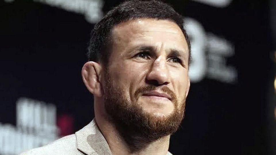 Двалишвили счёл Волкановски фаворитом титульного боя с Евлоевым в UFC