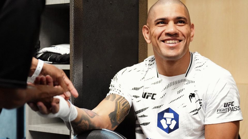 Александр Волков предсказал Алексу Перейре серию поражений после UFC 335