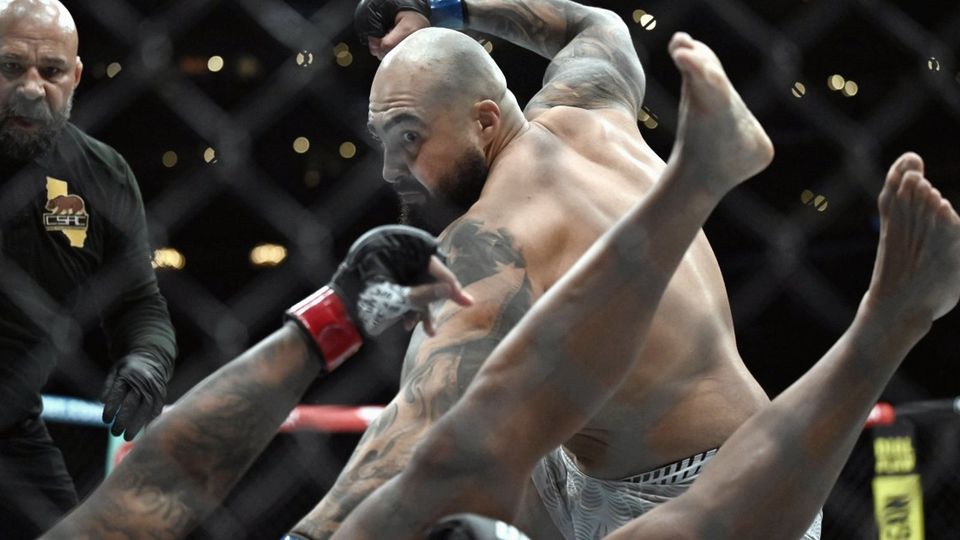 Шон Шараф нокаутировал Гейбла Стивенсона за 12 секунд на UFC 331